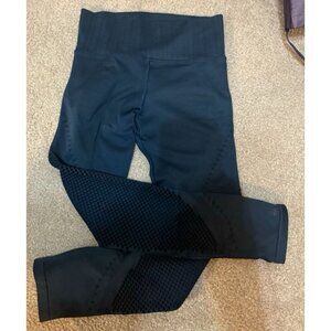 Athleta 23" inseam Size Small, Lazer Cut, Ribbed High Waistband Dark Green